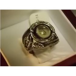 RING - SMOKEY QUARTZ CABACHON SET IN STERLING SILVER - STAMPED 925 - FILLIGREE DESIGN - SZ 7 - TAGGE