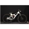Image 1 : WHITE GIANT WARP DS1 8 SPEED FULL SUSPENSION MOUNTAIN BIKE WITH DISK BRAKES