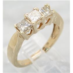 0.92ctw Diamond Ring - 14KT Yellow Gold