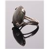 Image 4 : Vintage sterling silver ring with unique stone setting.