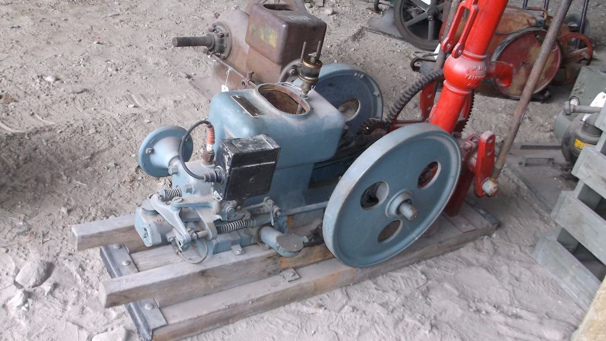 Wico Hit and Miss Engine with Pump Jack w/Crate Ran the last time it