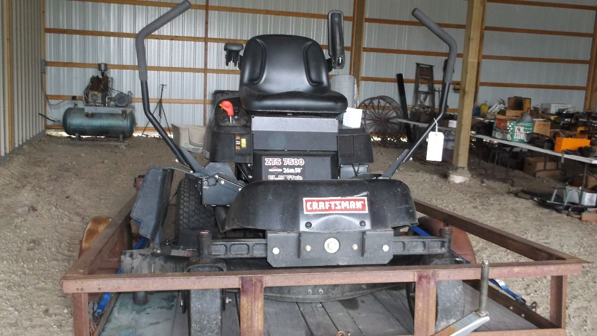 Craftsman ZTS 7500 Zero Turn Radius Lawn Mower Briggs and Stratton