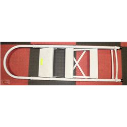 SAFETY FIRST 3 STEP LADDER