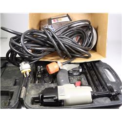 PORTER CABLE AIR STAPLER GUN WITH 6 BOXES STAPLES