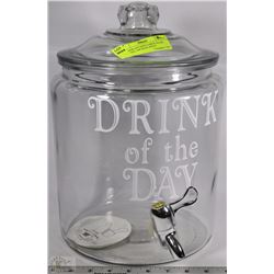 ANCHOR HOCKING LARGE GLASS SERVING JAR WITH SPOUT