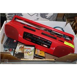 GETTO BLASTER DUAL CASSETTE + SONY WALKMAN W/