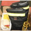 Image 1 : LOT OF WORK GLOVES, TOW ROPE, SAFETY BELT