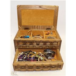 VINTAGE JEWELLERY BOX WITH CONTENTS