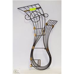MUSICAL NOTES WALL HANGING