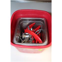 RED BASKET WITH CRAB SHELL CRACKERS