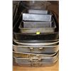 Image 1 : LOT OF 10 BAKING PANS