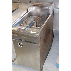 QUEST DEEP FRYER, NATURAL GAS WITH BASKETS
