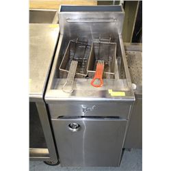 QUEST DEEP FRYER, NATURAL GAS WITH BASKETS