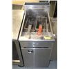 Image 1 : QUEST DEEP FRYER, NATURAL GAS WITH BASKETS