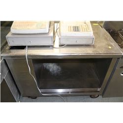 STAINLESS STEEL COUNTER ON WHEELS