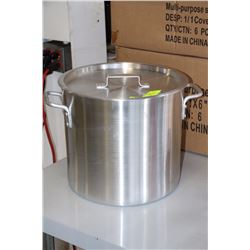 NEW IN BOX ROYAL 20ML POT WITH LID