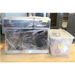 BUNN COFFEE MAKER WITH 2 WARMERS