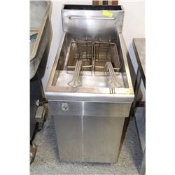 QUEST GAS DEEP FRYER