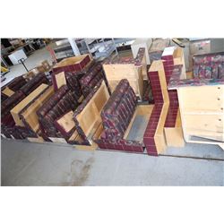 LOT OF RESTAURANT BOOTHS