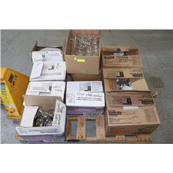 PALLET OF RESTAURANT PLATES, CREAMERS, SALT+PEPPER