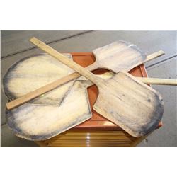 4 PIZZA PADDLES- 2 MEDIUM, 2 SMALL