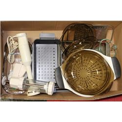 BOX W/BAKING ACCESSORIES INCL. LOAF PAN,