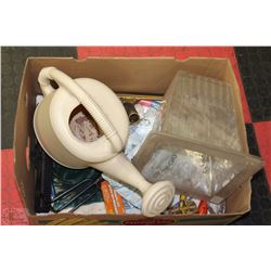 BOX OF GARDENING & YARD ACCESSORIES,SPRINKLER &
