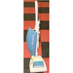 VINTAGE HOOVER UPRIGHT VACUUM CLEANER