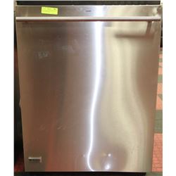 GE MONOGRAM STAINLESS STEEL DISHWASHER WITH