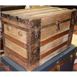 VINTAGE WOOD TREASURE CHEST