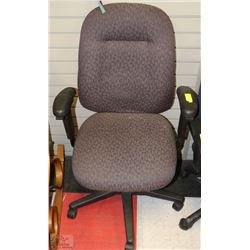 HYDRAULIC LIFT OFFICE CHAIR ON CHOICE