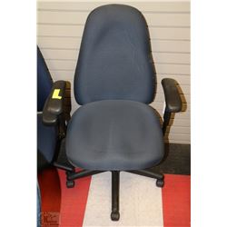 HYDRAULIC LIFT OFFICE CHAIR ON CHOICE