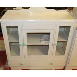 VINTAGE WHITE CABINET (ONE CRACKED GLASS)