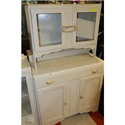VINTAGE WHITE CABINET