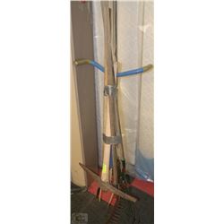 BUNDLE OF ASSORTED YARD TOOLS ON CHOICE