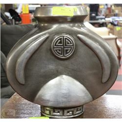 SILVER LEAF VASE WITH LONG LIFE SYMBOL