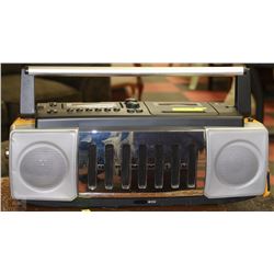 HUMMER AM/FM/CD/MP3 BOOM BOX W/ REMOTE,STRAP,
