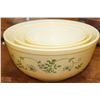 Image 1 : VINTAGE 3-PIECE PYREX MIXING BOWL SET