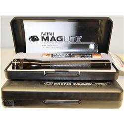 2 MINI MAGLITES