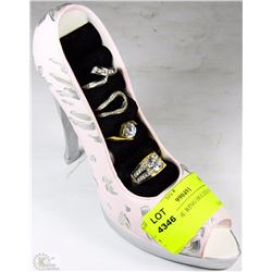 SMALL SHOE RING HOLDER WITH RINGS