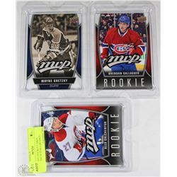 3 OVERSIZE HOCKEY CARDS INCLUDING WAYNE GRETZKY,