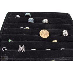 FLAT OF FASHION RINGS INCLUDING GLASS,WOOD,