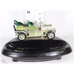 VINTAGE ASHTRAY WITH 1904 SPYKER CAR WITH SEATS
