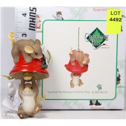 CHARMING TAILS "YOU GIVE THE HOLIDAYS A FAMILIAR