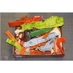 FLAT WITH DINOSAUR PARK WITH MANY DINOSAURS