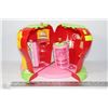 Image 1 : 2003 STRAWBERRY SHORTCAKE HOUSE & ACCESSORIES