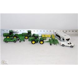 FLAT OF ERTL JOHN DEERE COLLECTIBLES