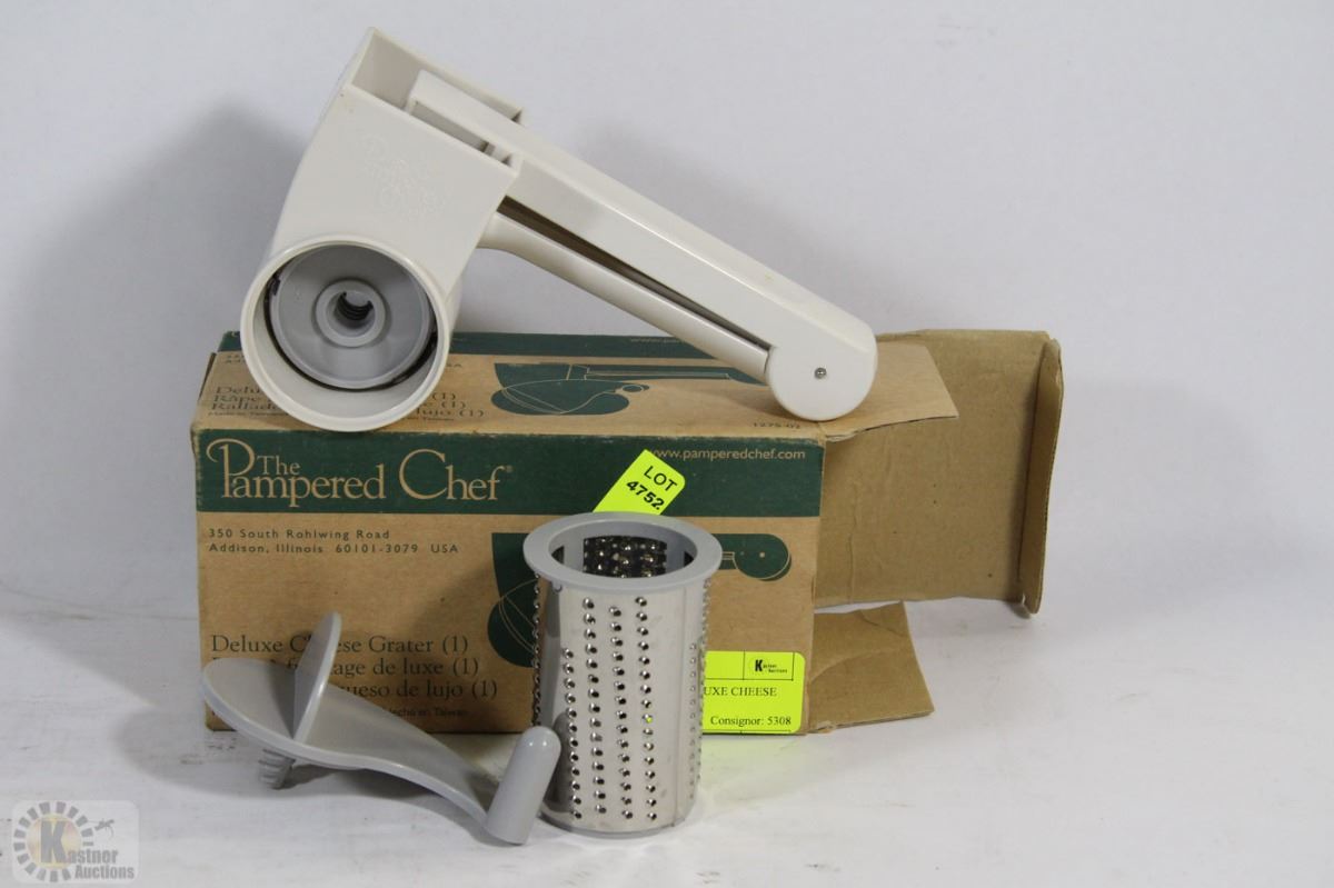 PAMPERED CHEF DELUXE CHEESE GRATER