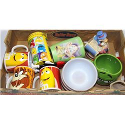 FLAT OF DISNEY AND M&M COLLECTIBLES