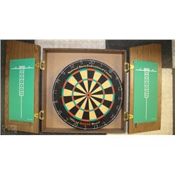 DARTBOARD AND CASE